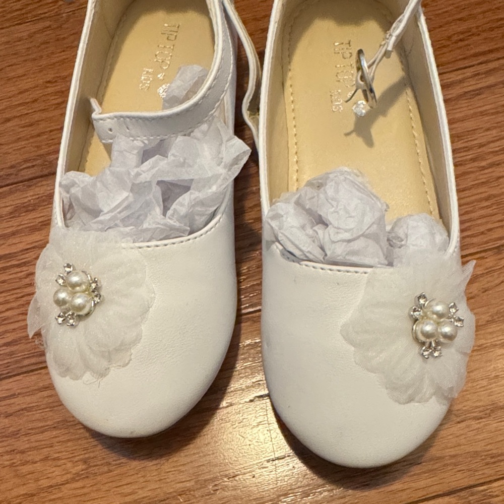 White Dress Shoes for girls size 13 - Picture 5 of 7